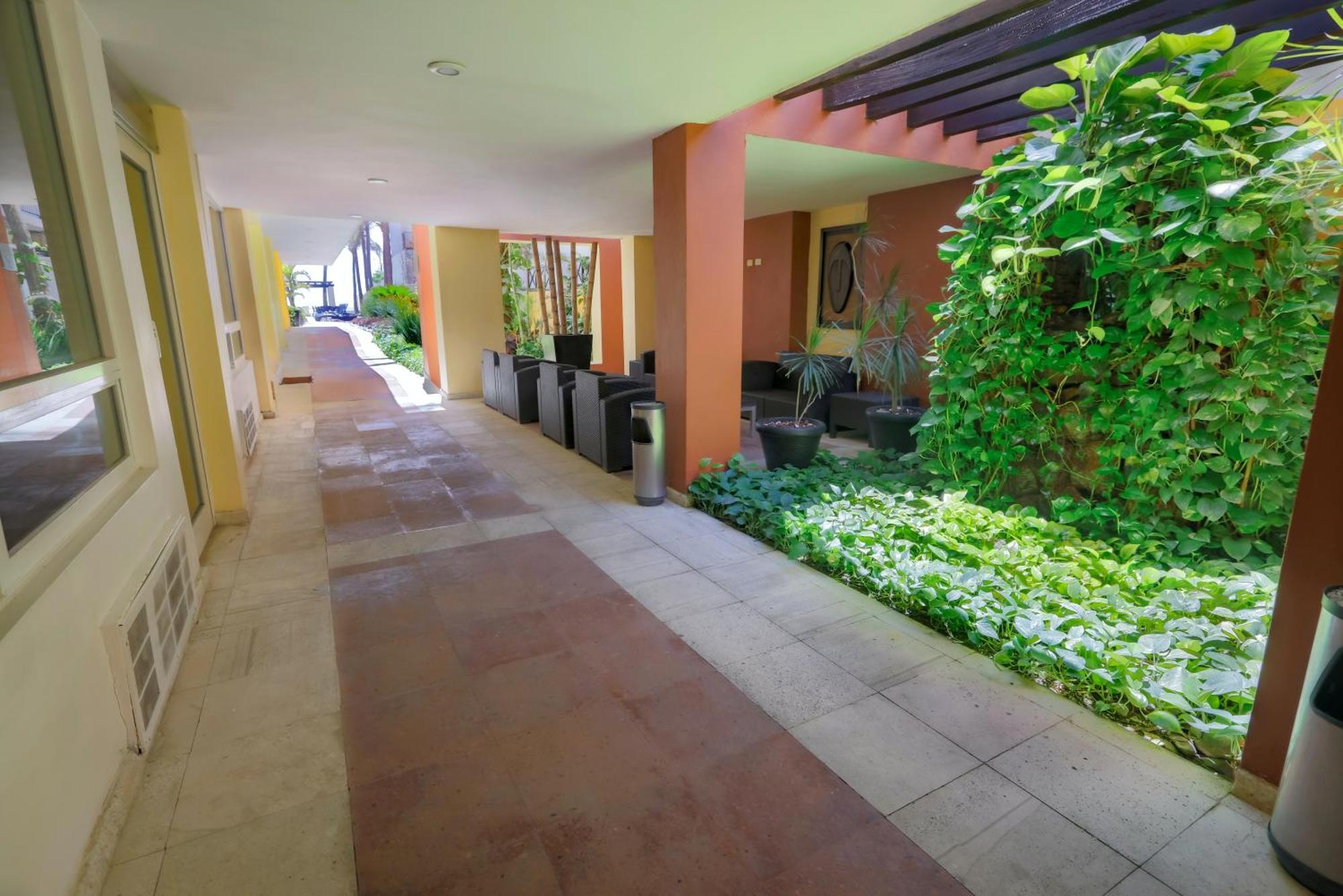 Western Freeman Zona Dorada Mazatlán